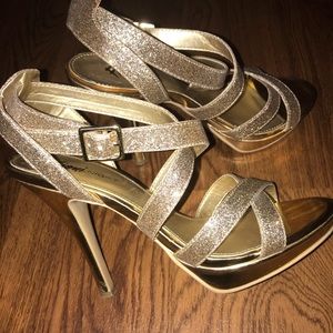 Fashionable Gold Heels